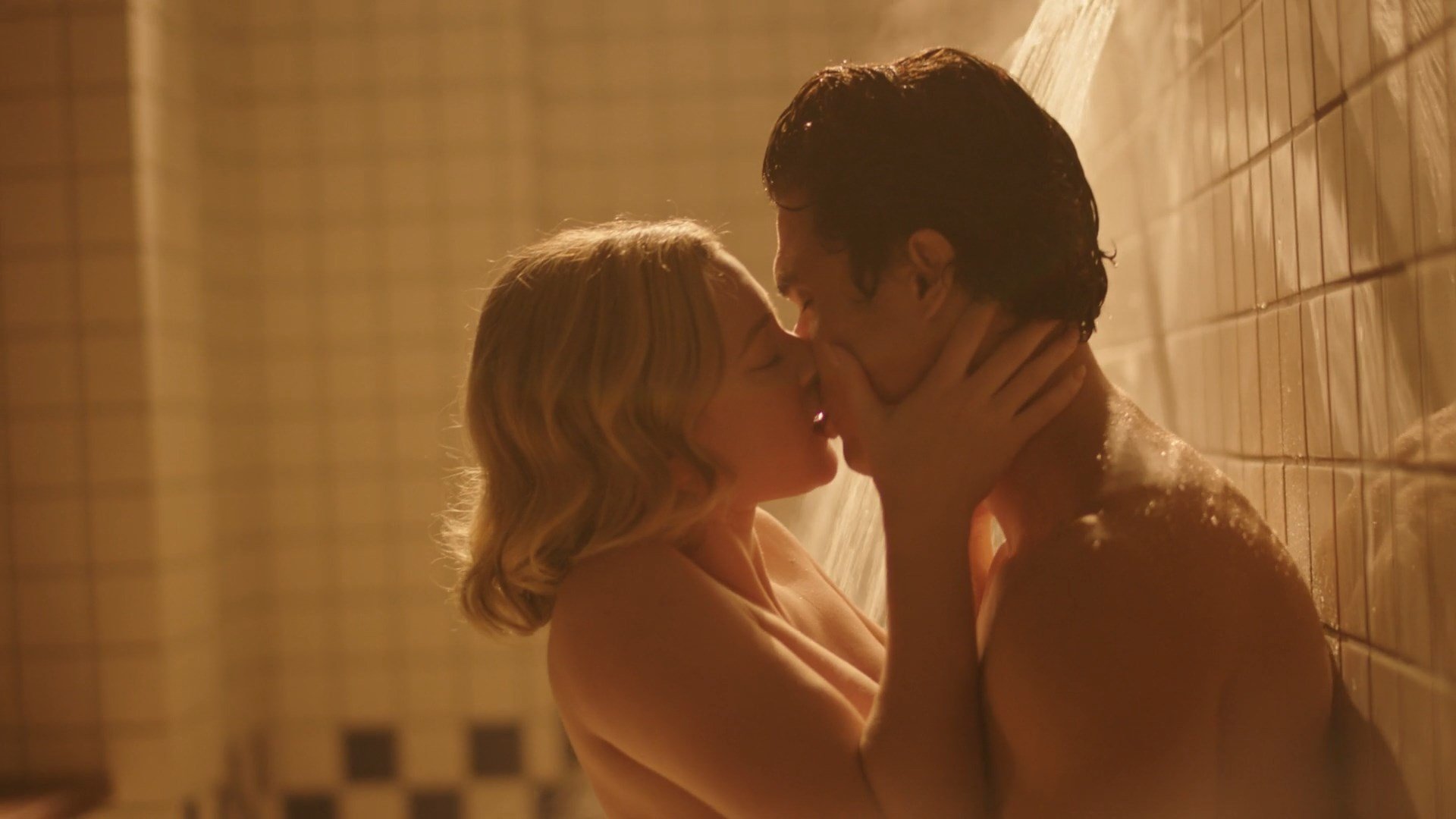 Lili Reinhart Gives Bad News About The Love Hypothesis Nudity